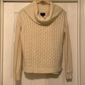 American Eagle Off-White Sweater